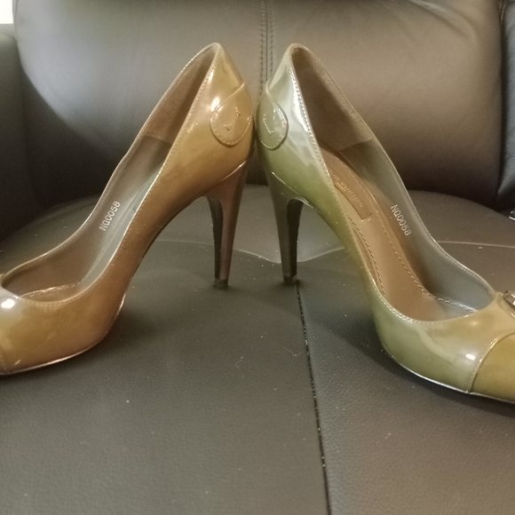 Louis Vuitton Women's green Courts size 35 - Picture 8 of 9
